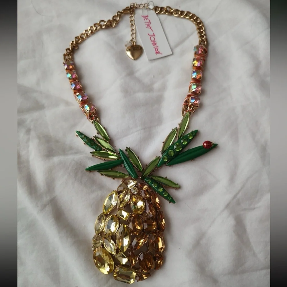 BETSEY JOHNSON Limited Edition RARE Oversized Pineapple Necklace & Earrings NWT - Picture 12 of 16